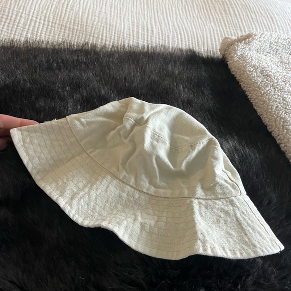 Blue floral reversible bucket hat - Picture 9 of 10